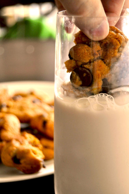 Almond Milk and Vegan Cookies