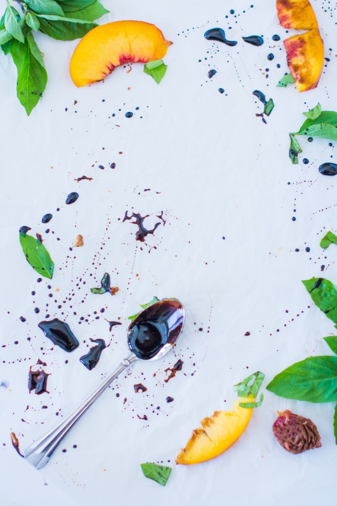 Summer Farewell Peach Pizza | plantcrush.co